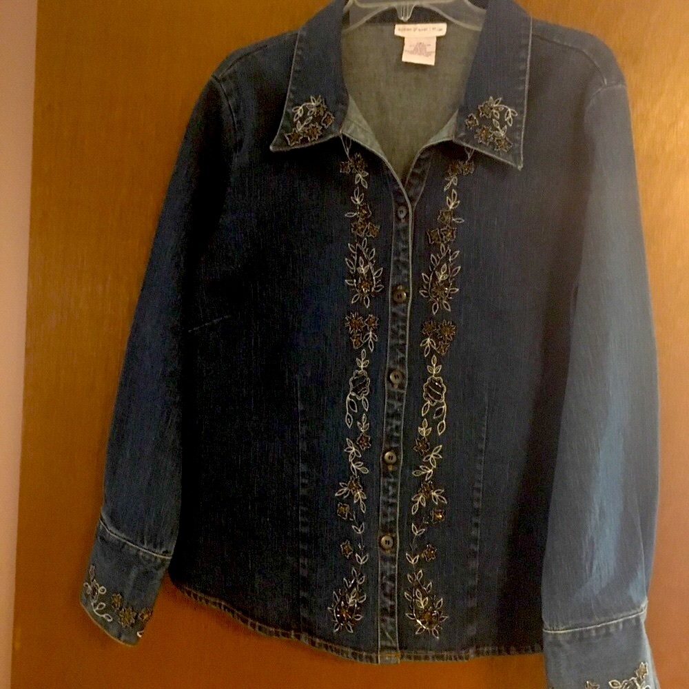 Susan Graver Style Jean jacket size Large